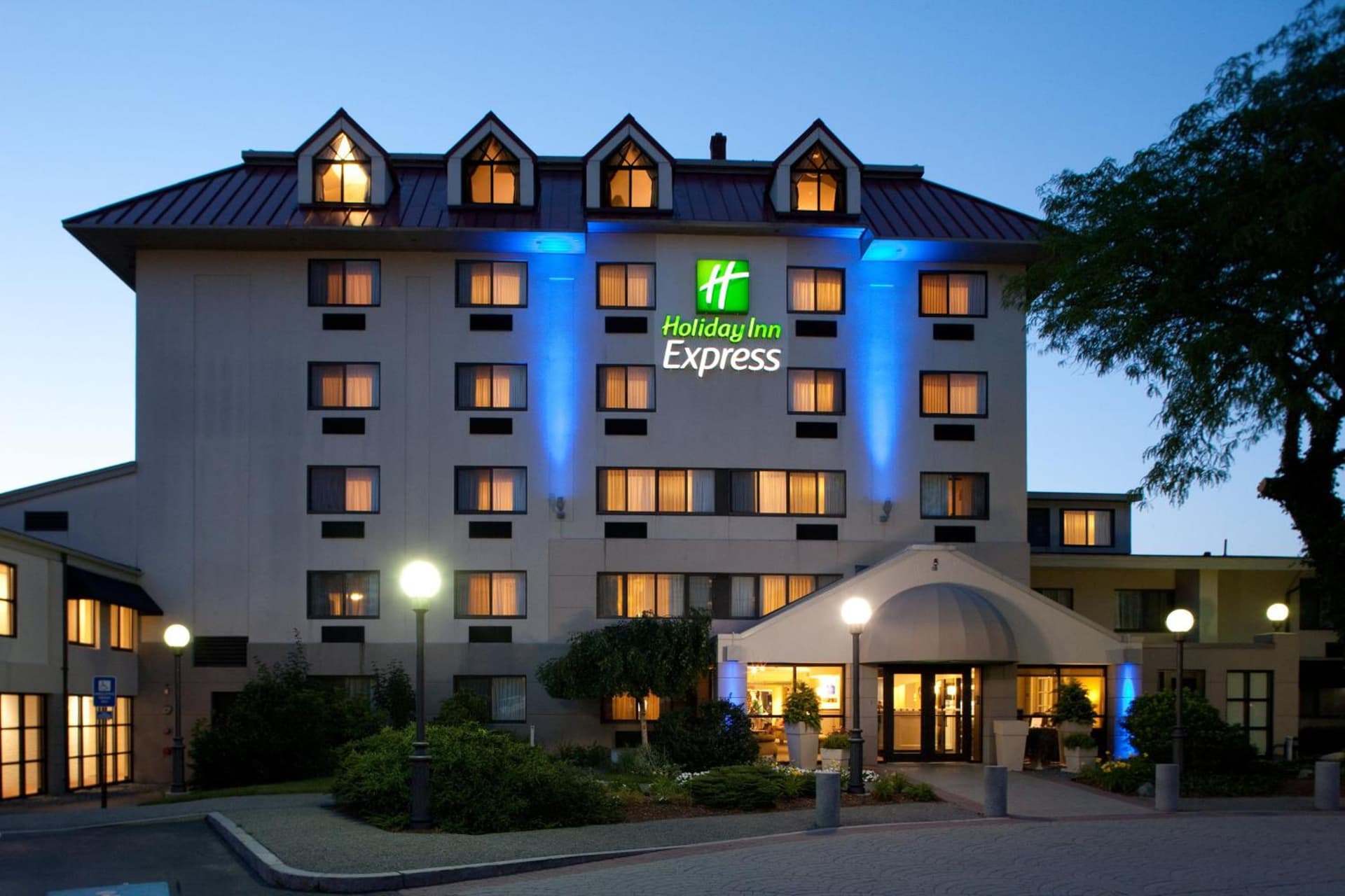Holiday Inn Express Boston-Waltham by IHG gallery photo in Waltham, MA — image 9