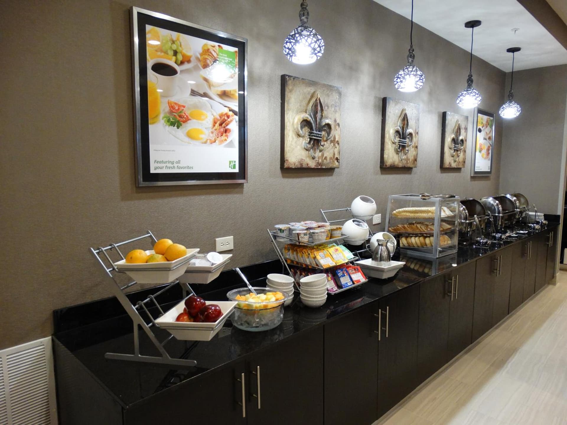 Holiday Inn Covington by IHG interior in Covington, LA — gallery photo 2