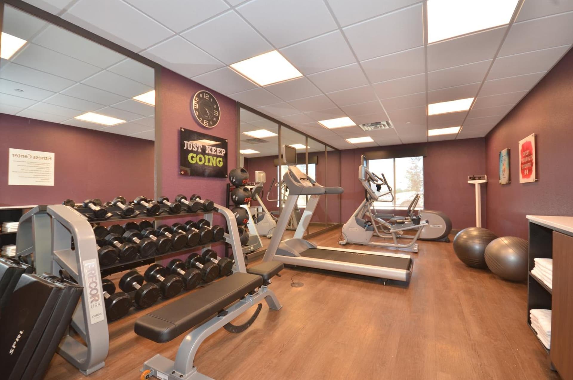 Holiday Inn Express & Suites Oklahoma City Mid - Arpt Area by IHG interior in Oklahoma City, OK — gallery photo 2