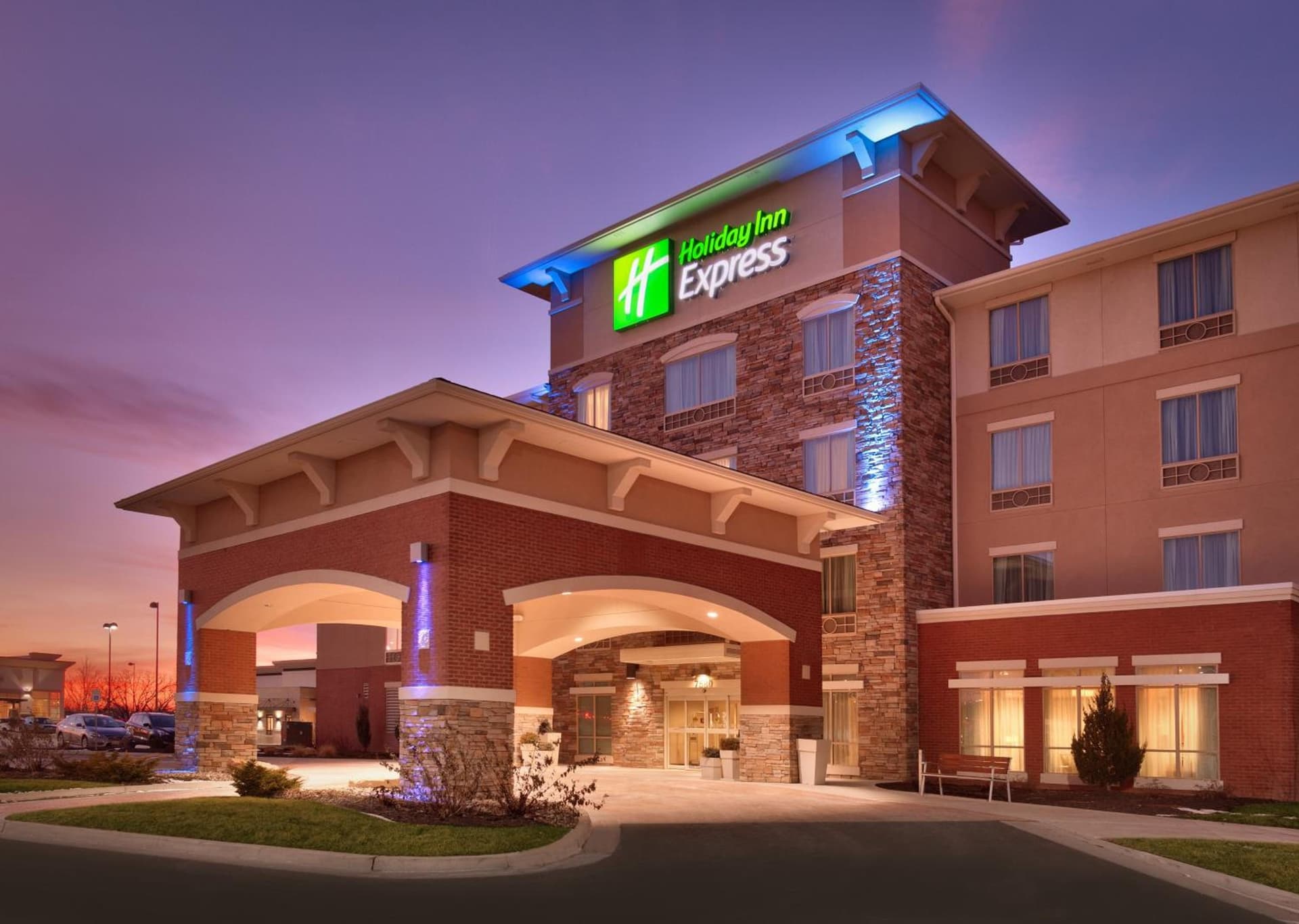 Holiday Inn Express & Suites Overland Park by IHG featured exterior or lobby in Overland Park, KS — similar hotel