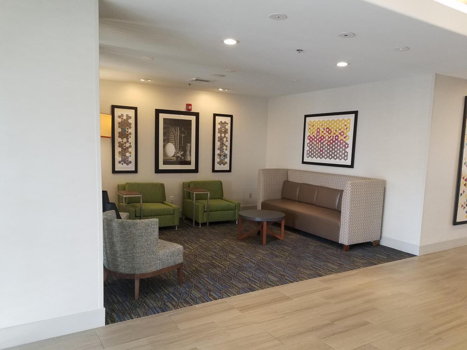 Holiday Inn Express & Suites Dinuba West by IHG gallery photo in Dinuba, CA — image 17