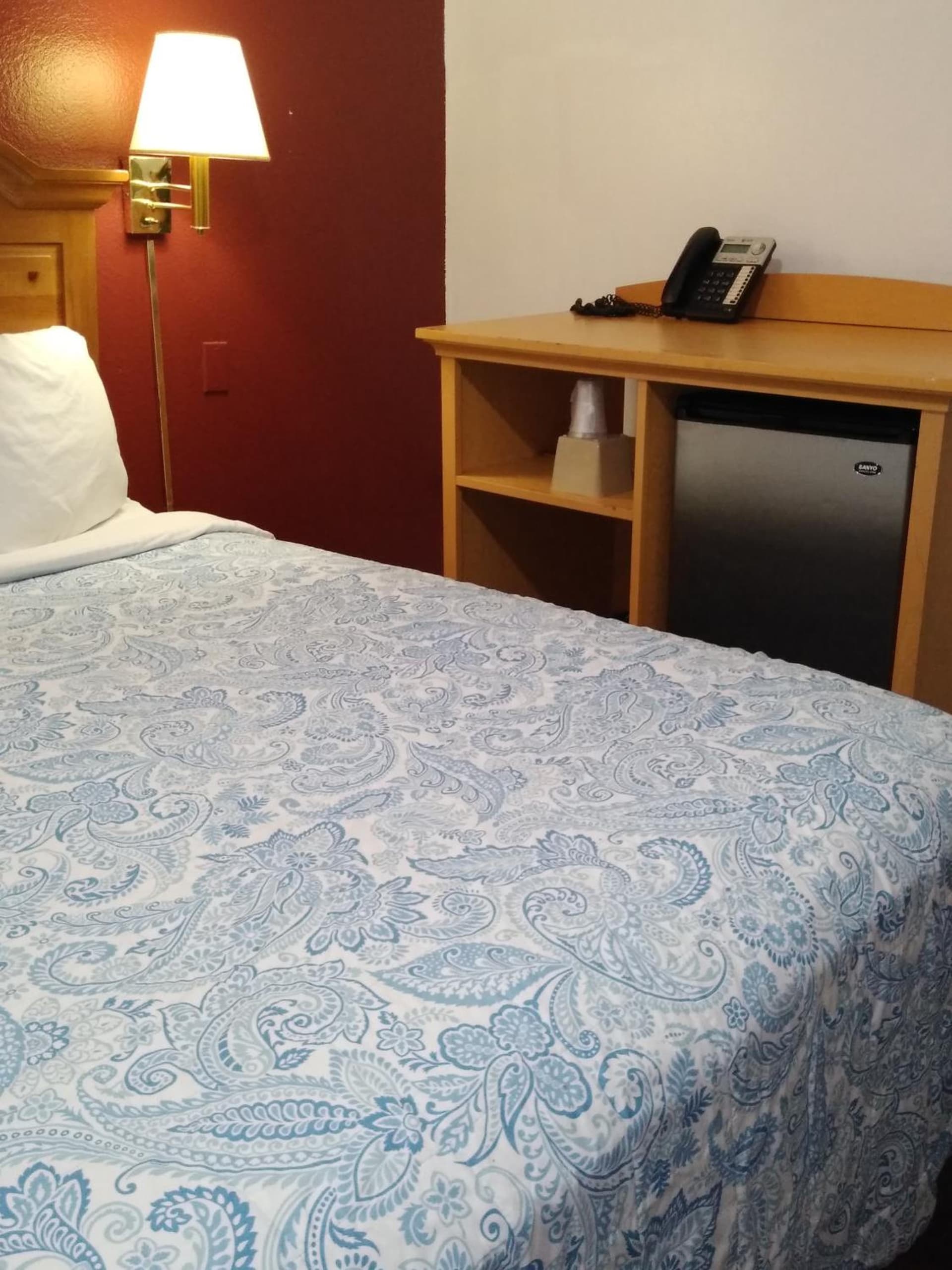 Econo Inn property views in Anchorage, AK — gallery photo 3