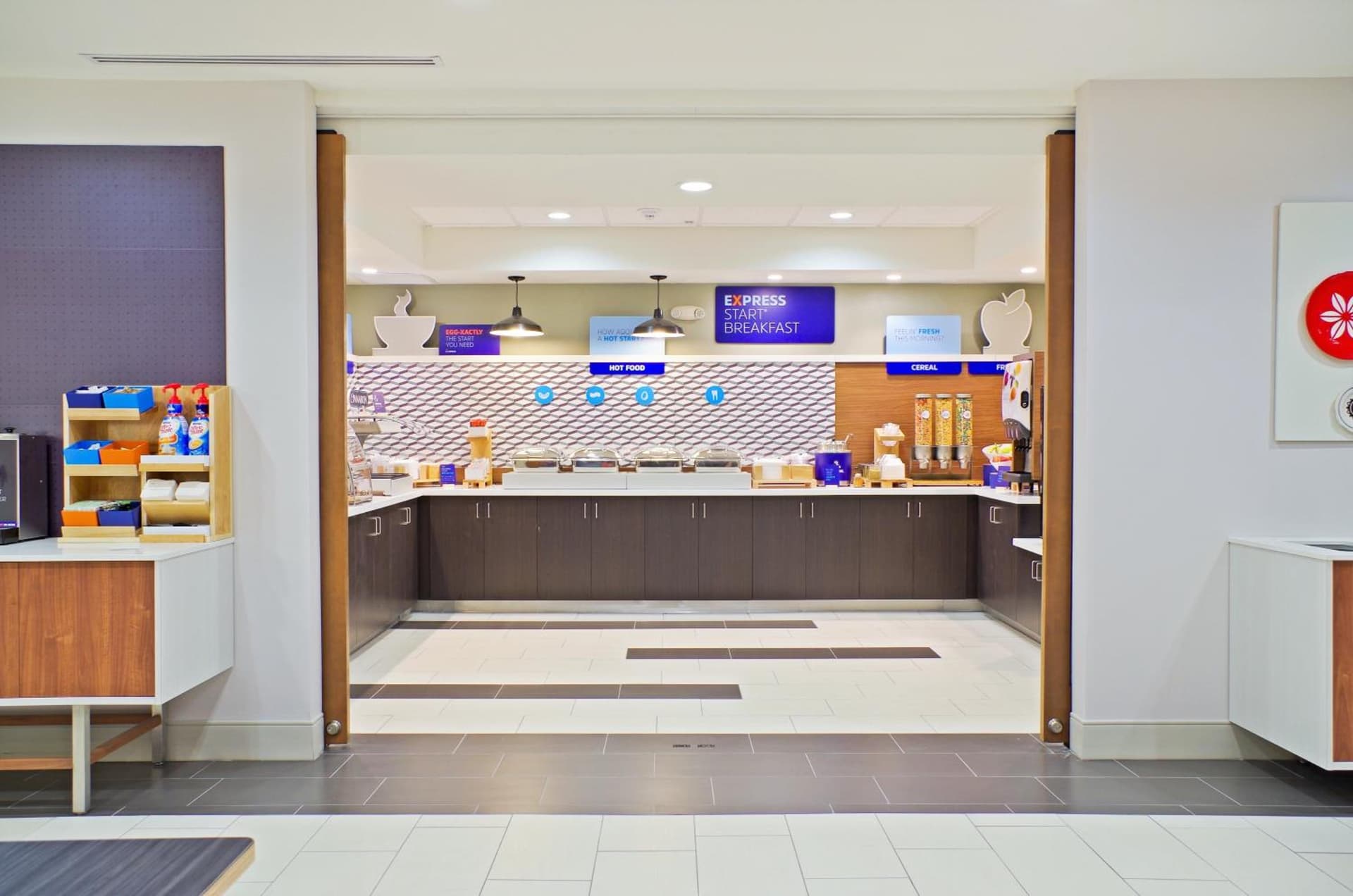 Holiday Inn Express & Suites - Phoenix North - Scottsdale by IHG interior in Phoenix, AZ — gallery photo 2