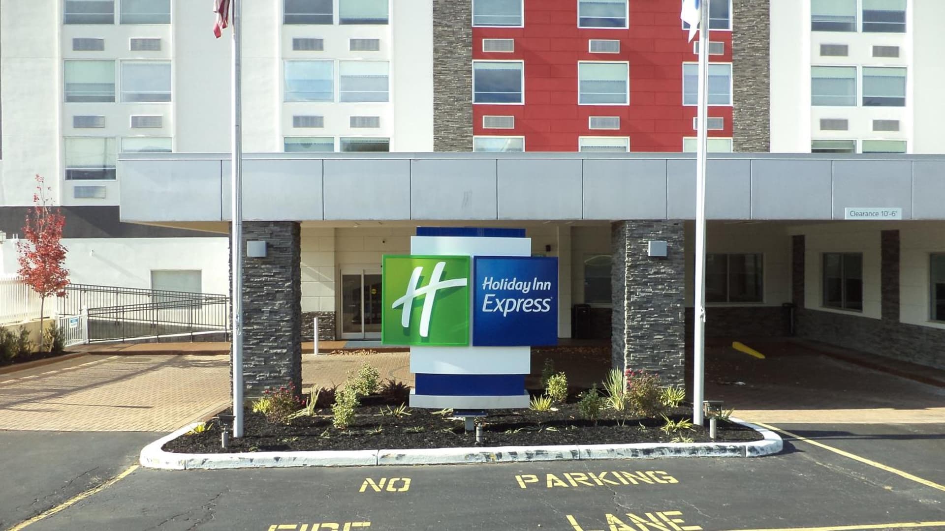 Holiday Inn Express Richmond - Midtown by IHG property views in Richmond, VA — gallery photo 3