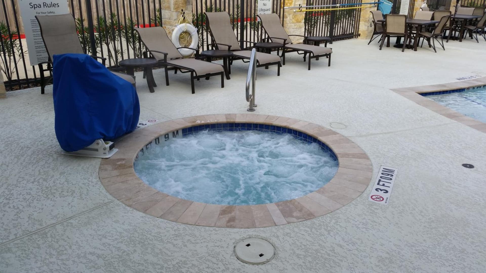 Holiday Inn Express and Suites Atascocita - Humble - Kingwood by IHG property views in Humble, TX — gallery photo 3