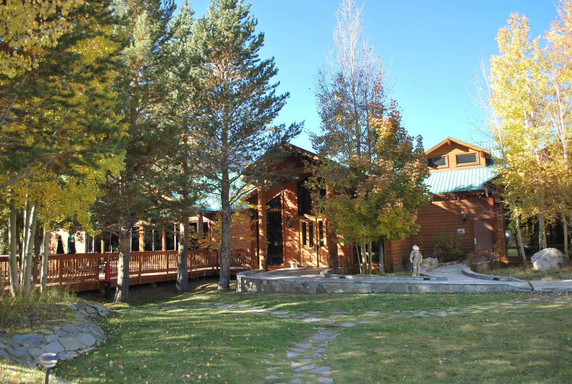 Double Eagle Resort and Spa interior in June Lake, CA — gallery photo 2