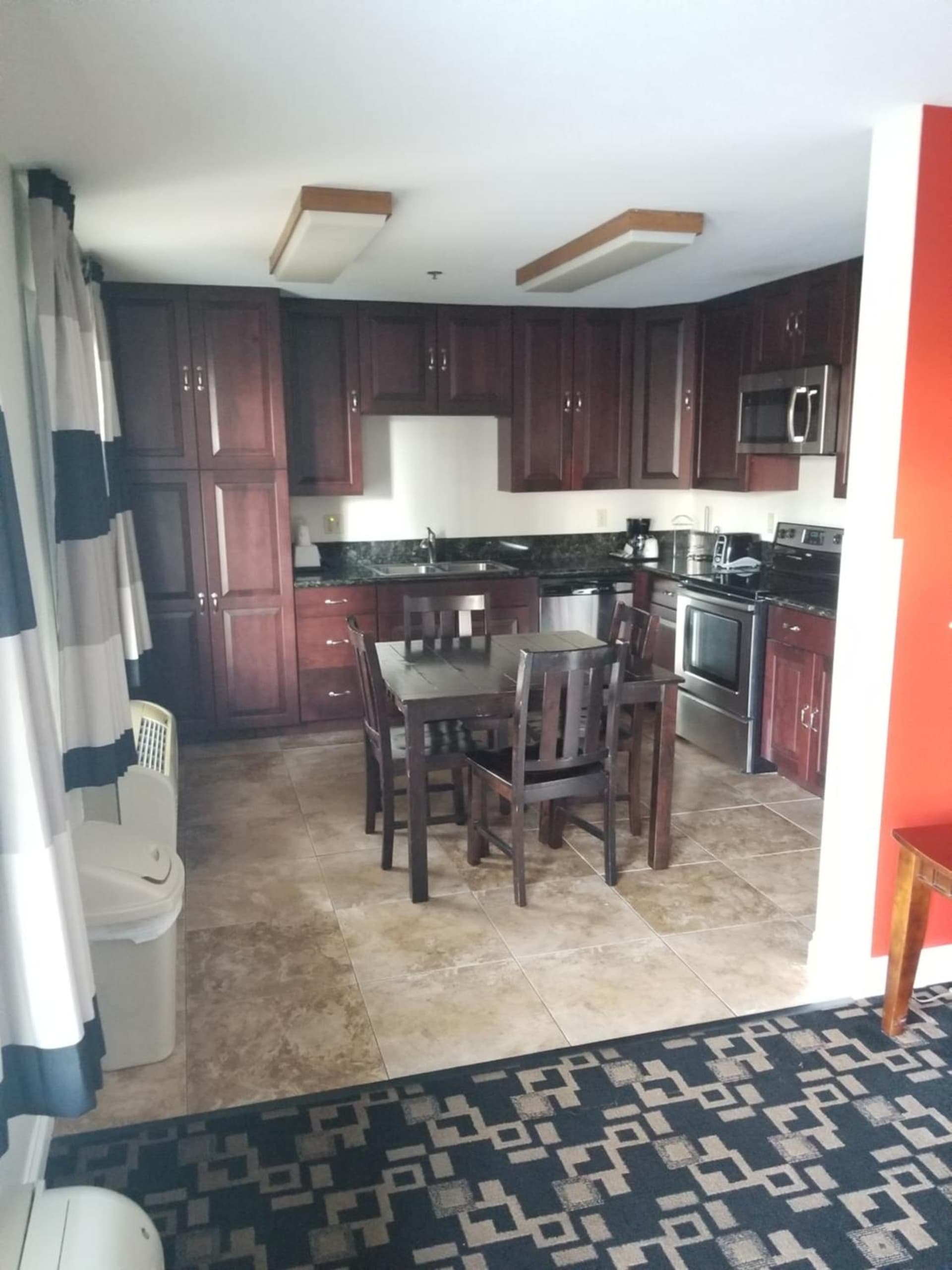 Ramada by Wyndham Oceanside gallery photo in Oceanside, CA — image 37