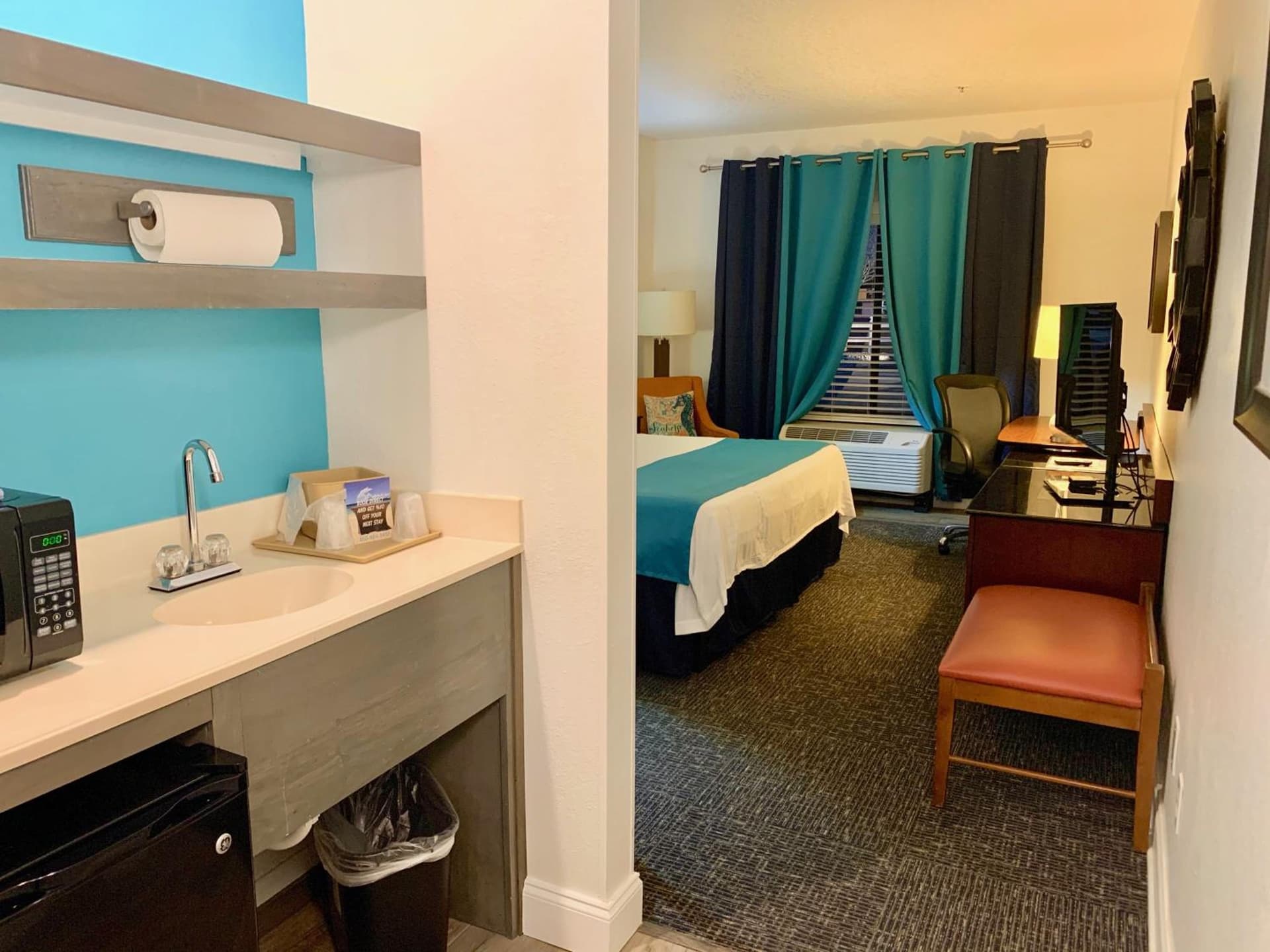 Hotel Pensacola property views in Pensacola, FL — gallery photo 3