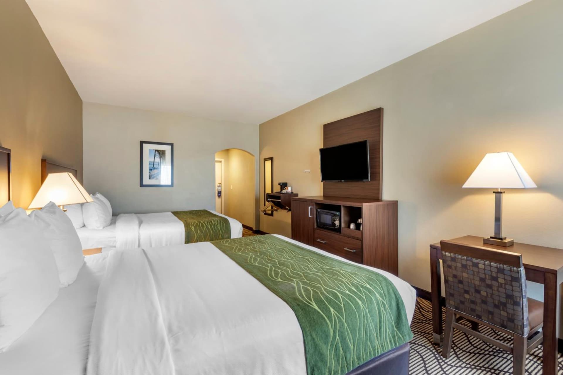 Comfort Inn & Suites Orange County John Wayne Airport gallery photo in Santa Ana, CA — image 34