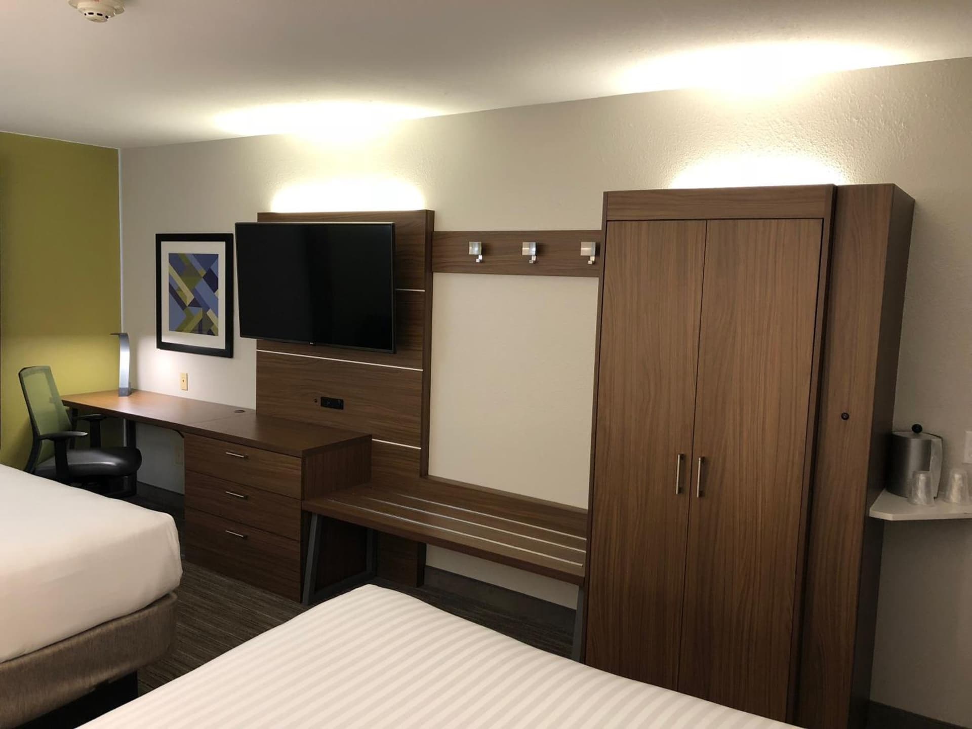 Holiday Inn Express Arlington Interstate 20 Parks Mall by IHG interior in Arlington, TX — gallery photo 2