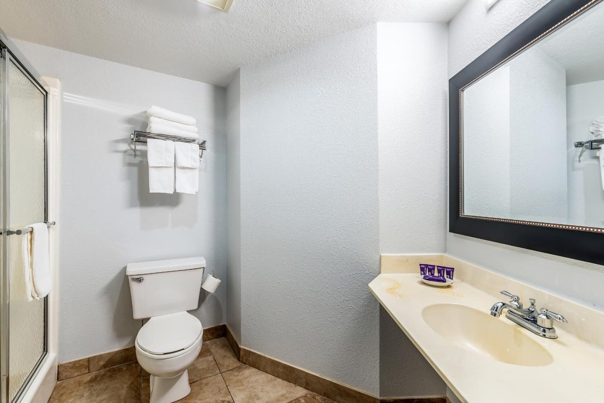 Americas Best Value Inn Searcy interior in Searcy, AR — gallery photo 2