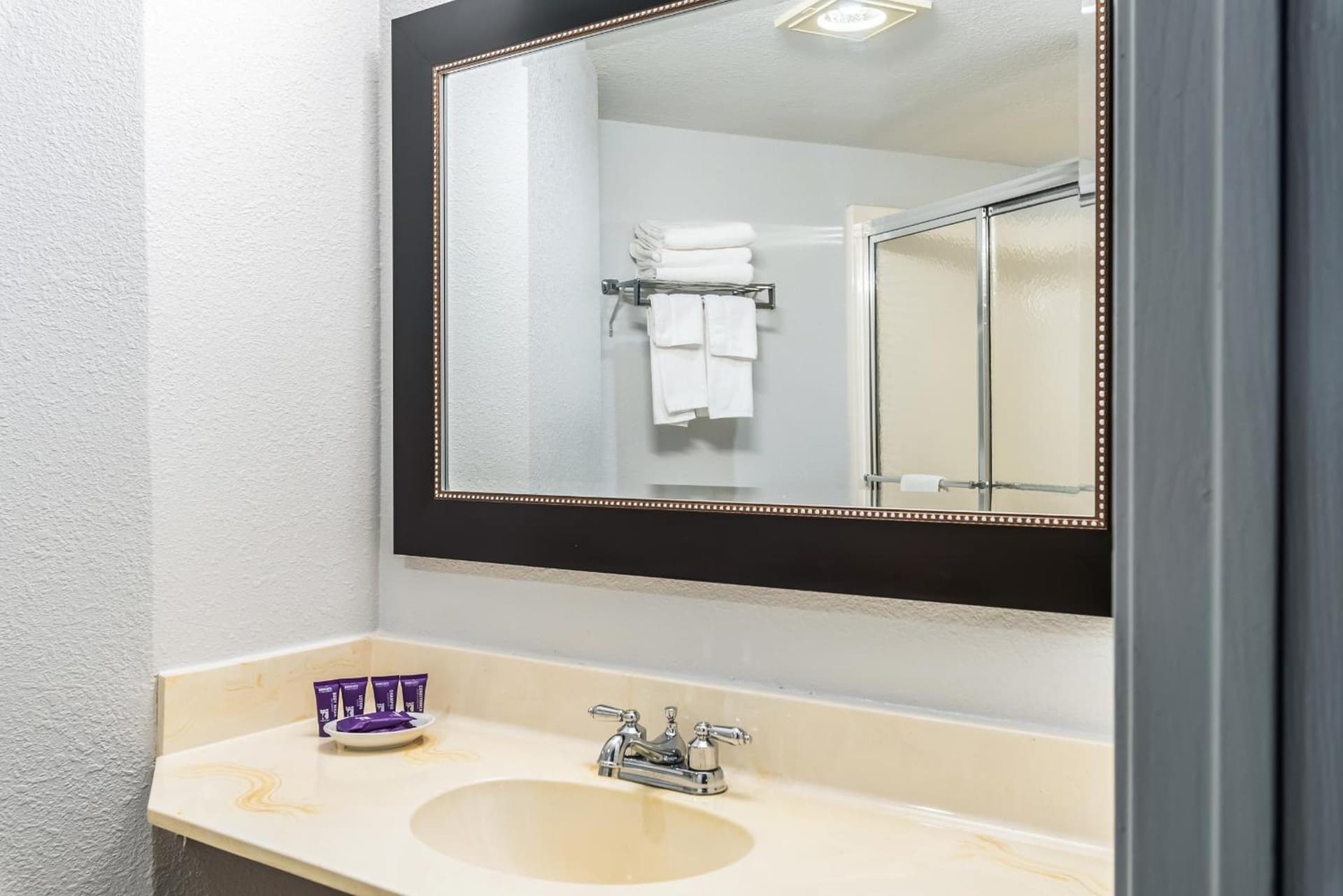 Americas Best Value Inn Searcy property views in Searcy, AR — gallery photo 3