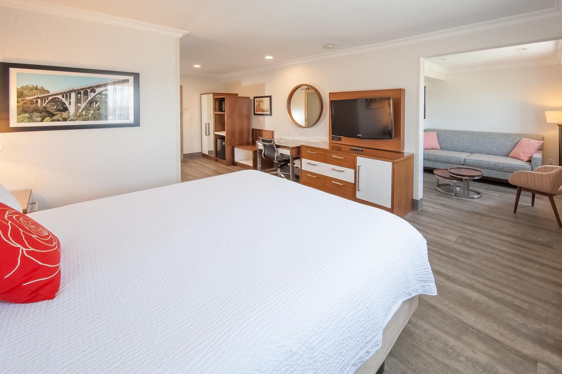 Pasadena Rose & Crown Hotel property views in Pasadena, CA — gallery photo 3