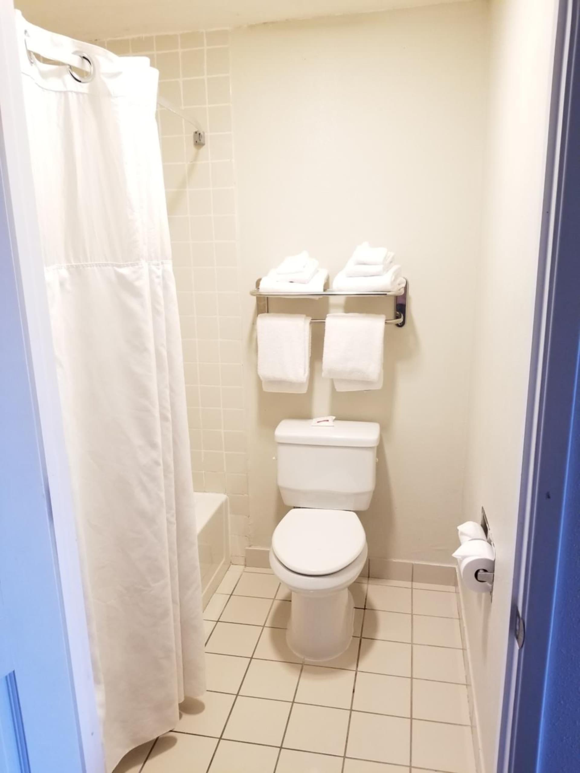 Ramada by Wyndham Oceanside gallery photo in Oceanside, CA — image 18