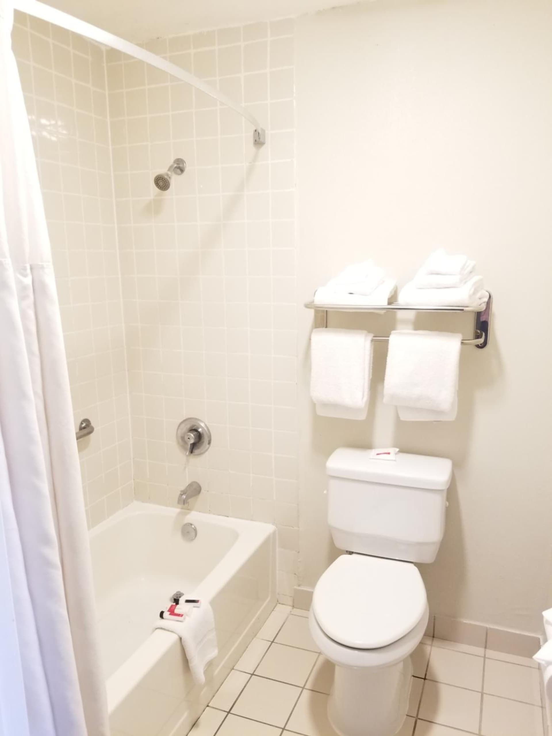 Ramada by Wyndham Oceanside gallery photo in Oceanside, CA — image 13
