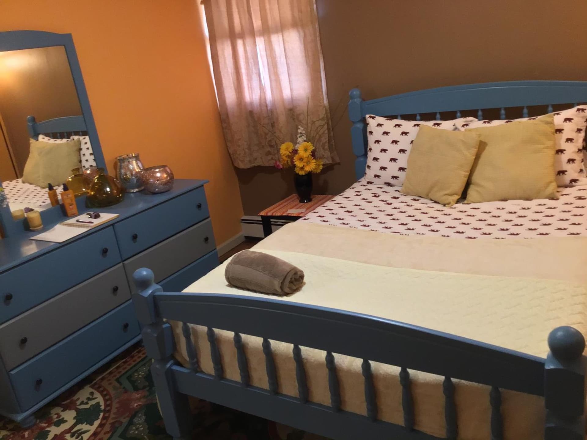 Beautiful Room near JFK and close to LaGuardia Airports property views in Laurelton — gallery photo 3