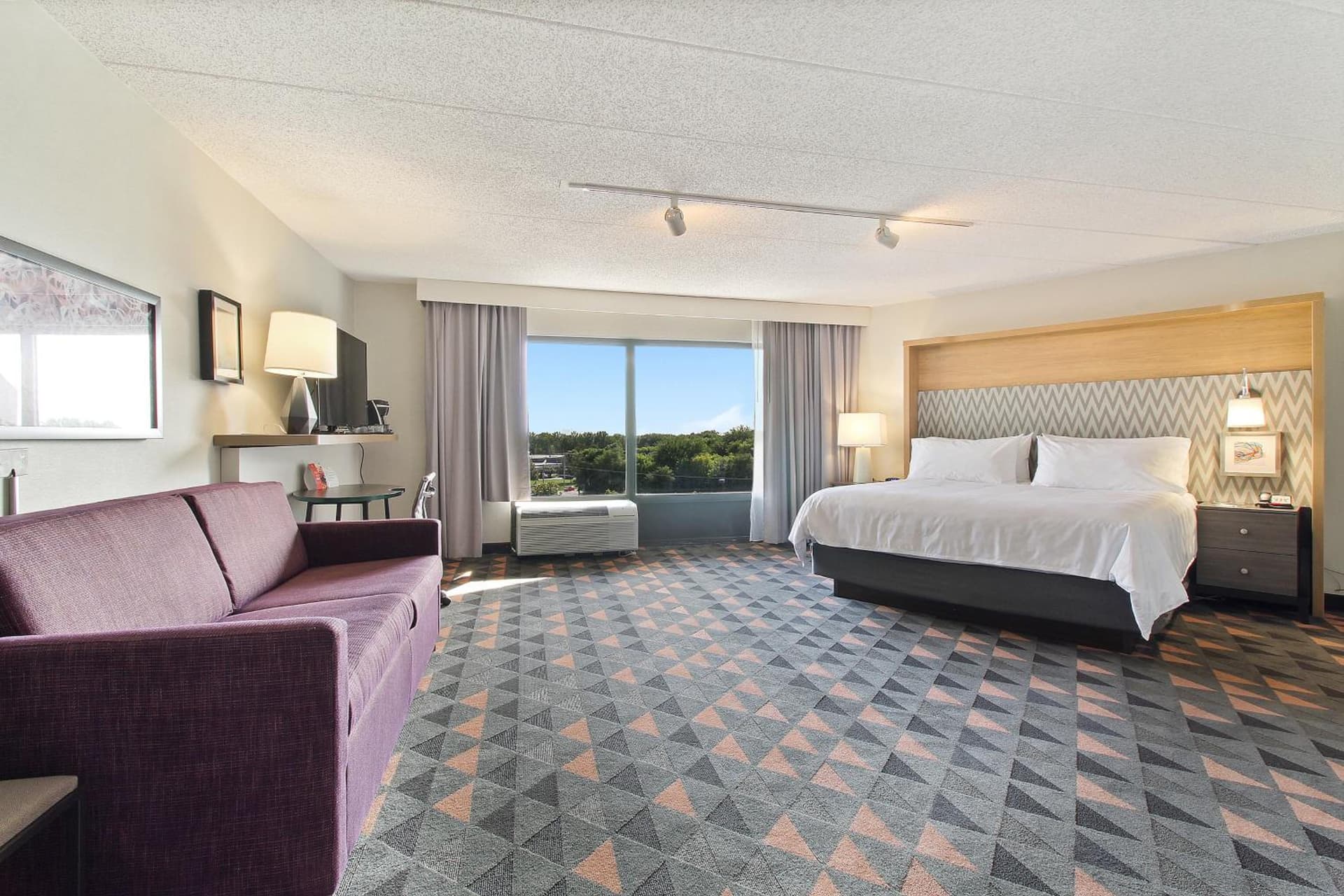 Holiday Inn Chicago Nw Crystal Lk Conv Ctr by IHG gallery photo in Crystal Lake, IL — image 45