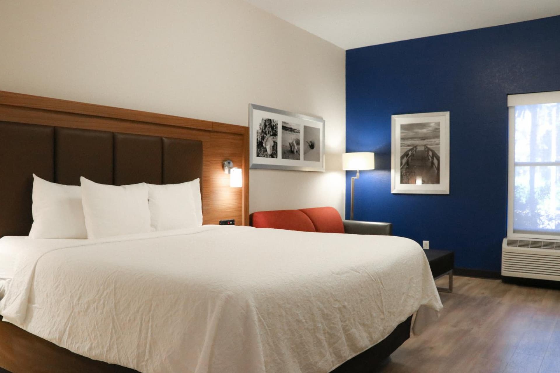 Days Inn & Suites by Wyndham Fort Myers Near JetBlue Park gallery photo in Fort Myers, FL — image 29