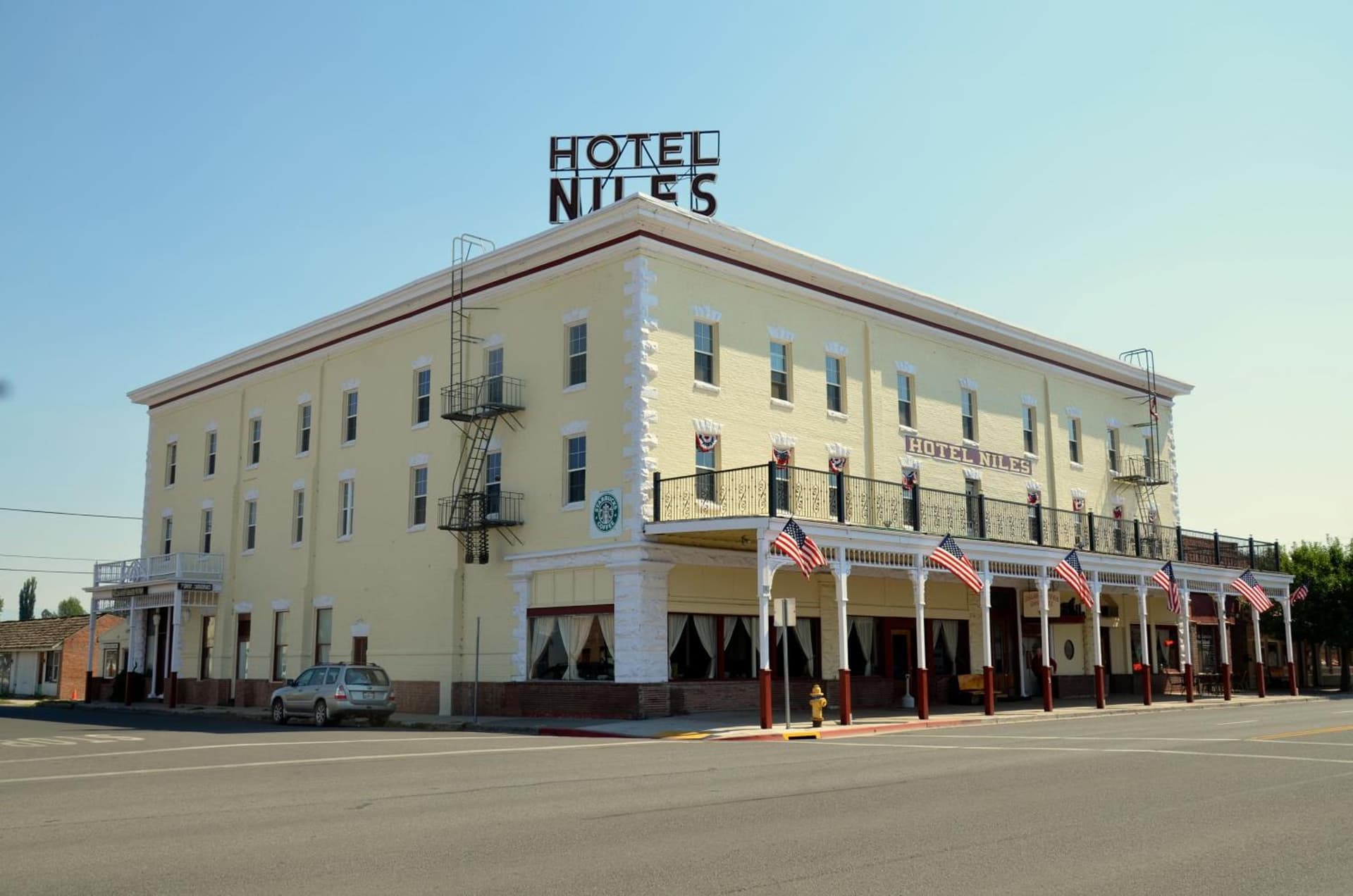 Hotel Niles featured exterior or lobby in Alturas, CA — similar hotel