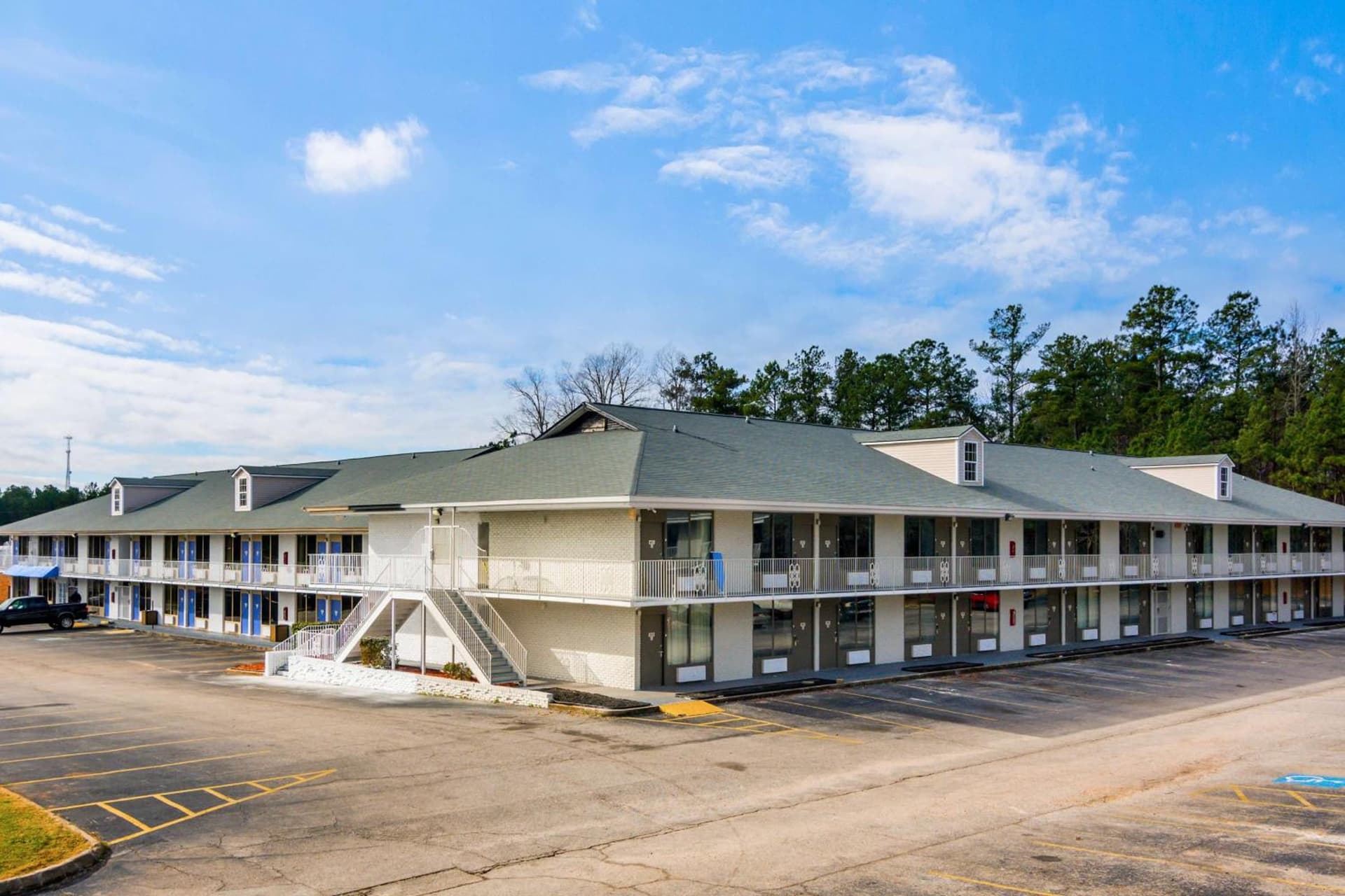 Motel-6 Lagrange Ga featured exterior or lobby in LaGrange, GA — similar hotel