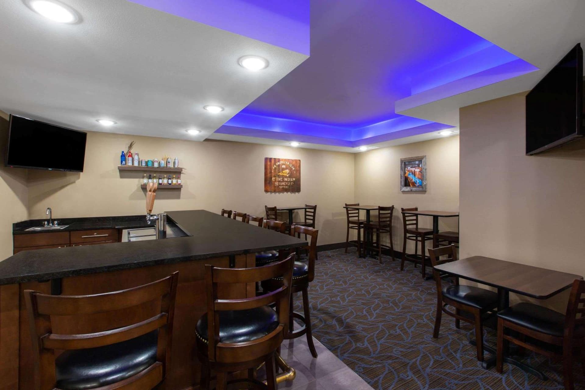 AmericInn by Wyndham Sioux Falls North gallery photo in Sioux Falls, SD — image 37