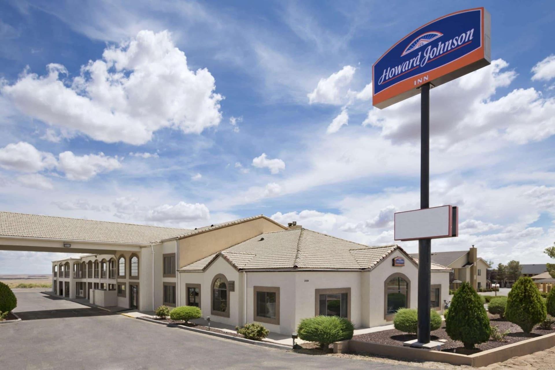 Howard Johnson by Wyndham Holbrook featured exterior or lobby in Holbrook, AZ — similar hotel