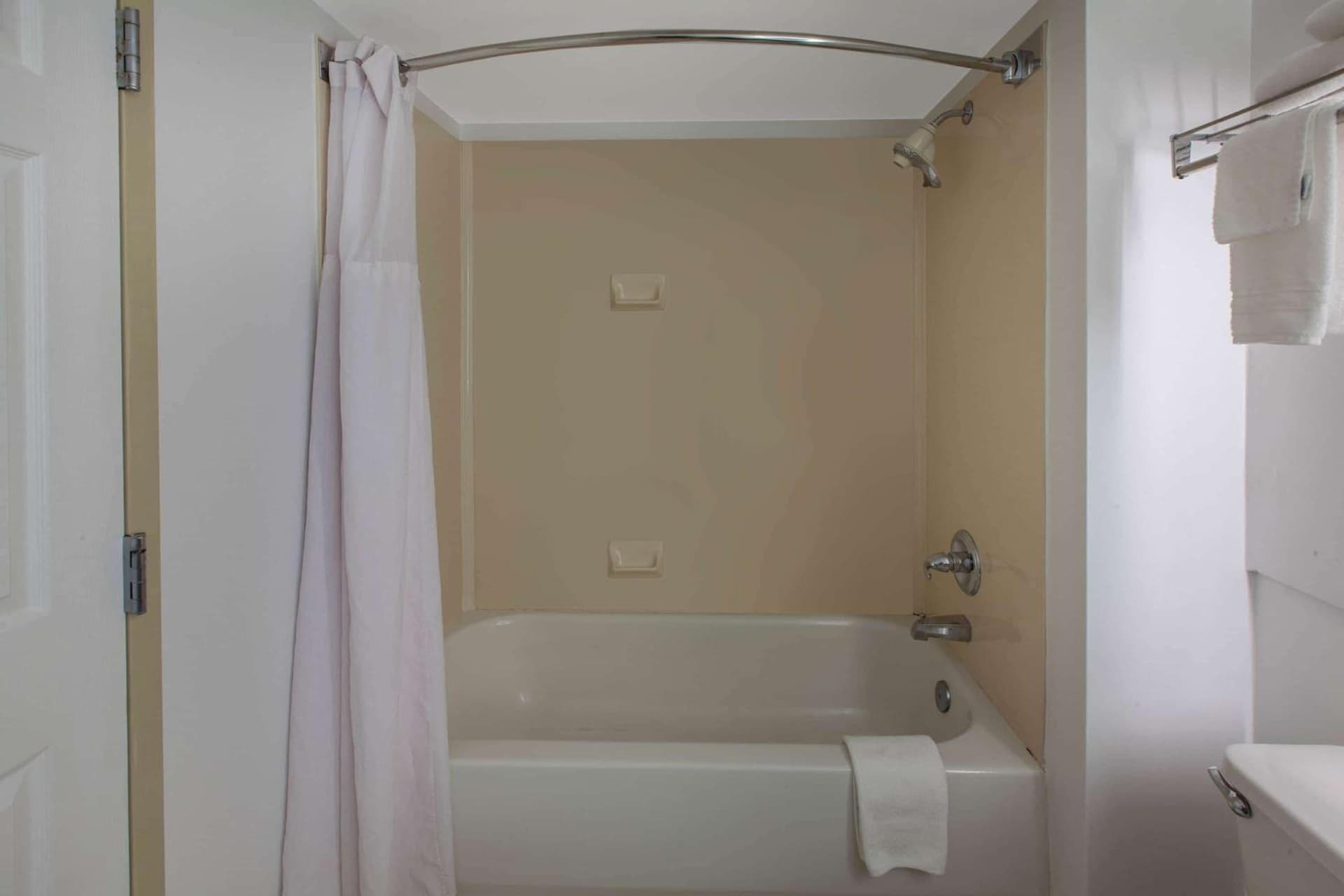 Wingate by Wyndham Oklahoma City Airport gallery photo in Oklahoma City, OK — image 40