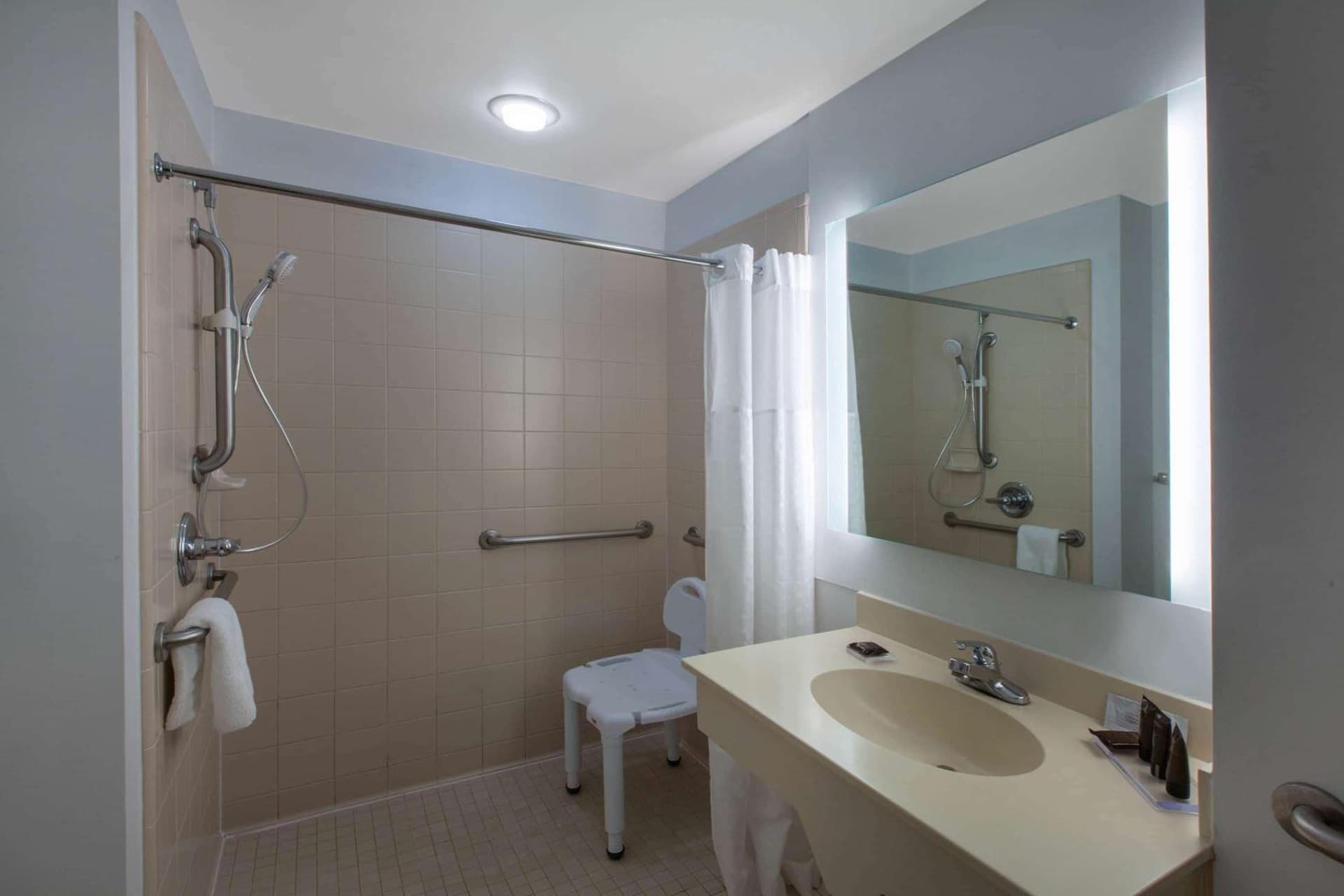 Wingate by Wyndham Oklahoma City Airport gallery photo in Oklahoma City, OK — image 18