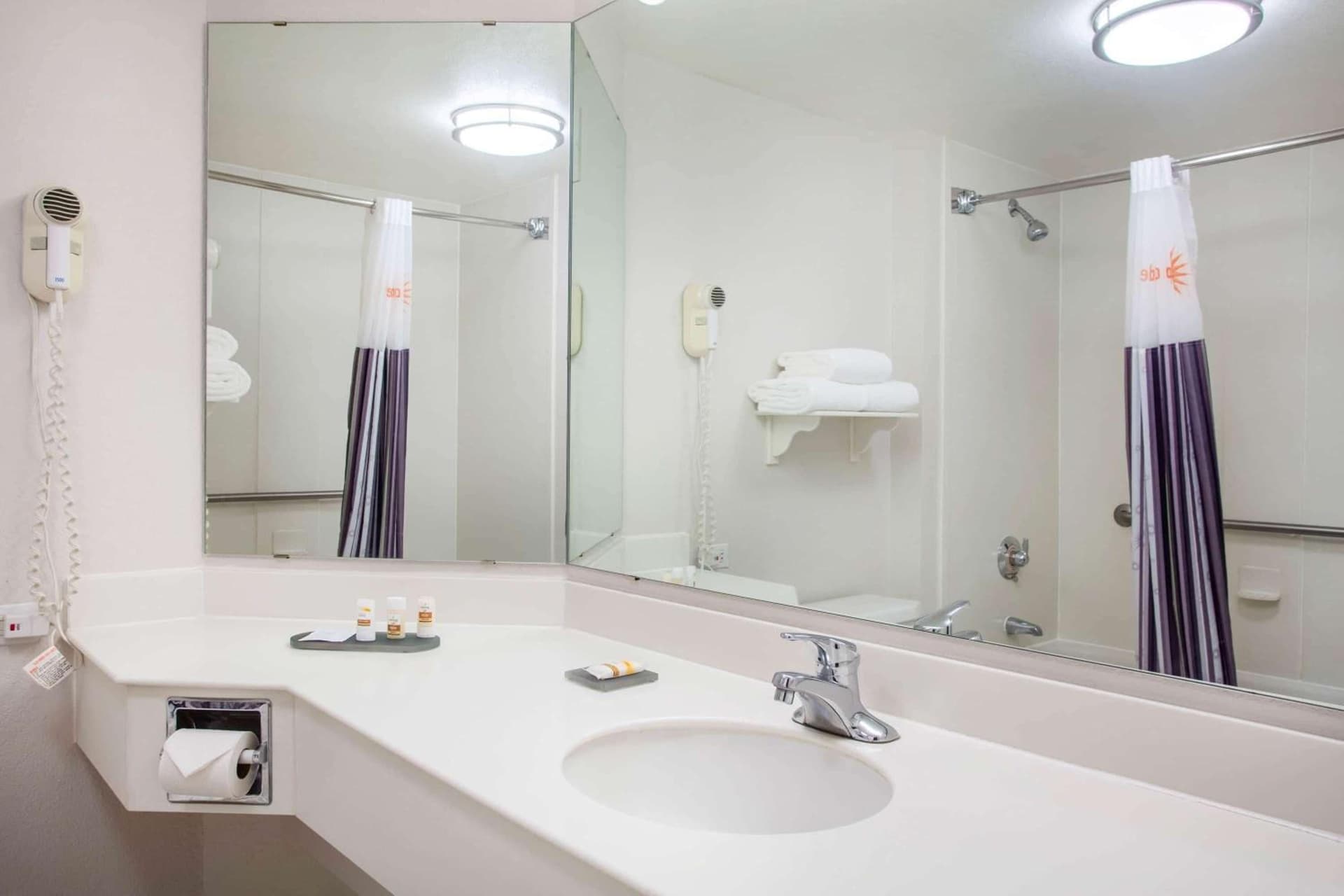 La Quinta by Wyndham Charlotte Airport South gallery photo in Charlotte, NC — image 14