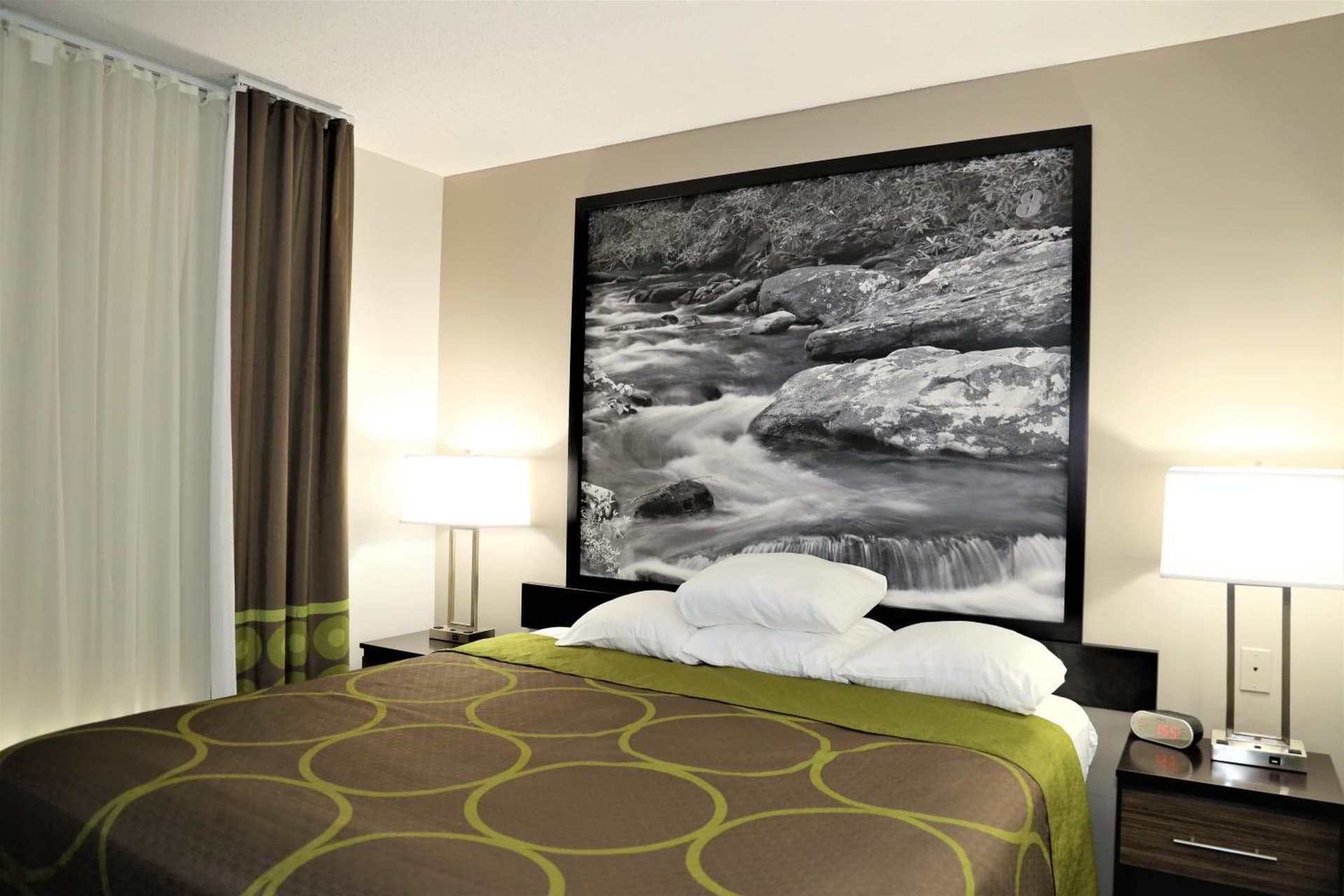 Super 8 by Wyndham High Point/Greensboro gallery photo in High Point, NC — image 36