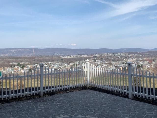 Host Inn an All Suites Hotel interior in Wilkes-Barre, PA — gallery photo 2