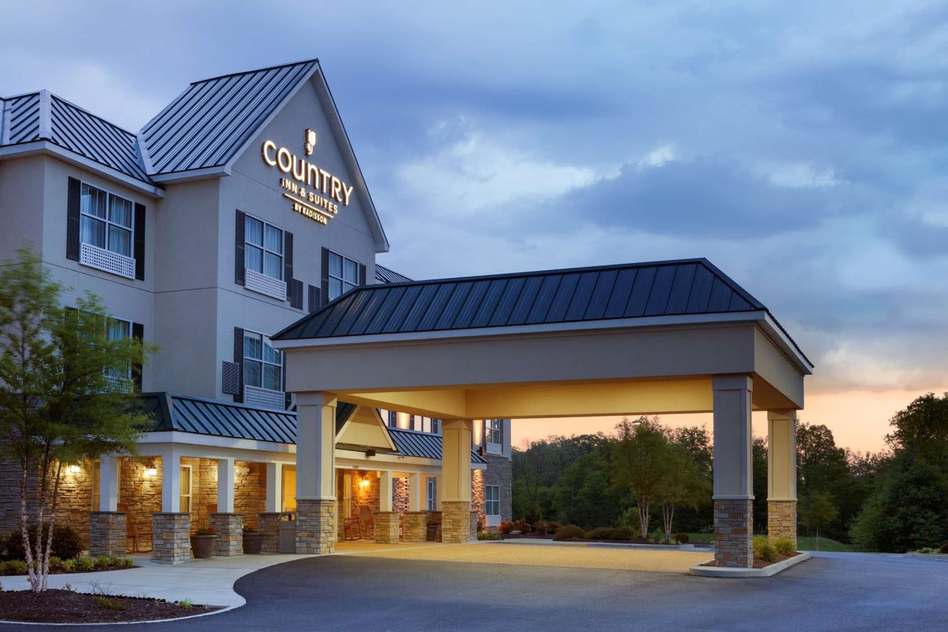 Country Inn & Suites by Radisson, Ashland - Hanover, VA featured exterior or lobby in Ashland, VA — similar hotel