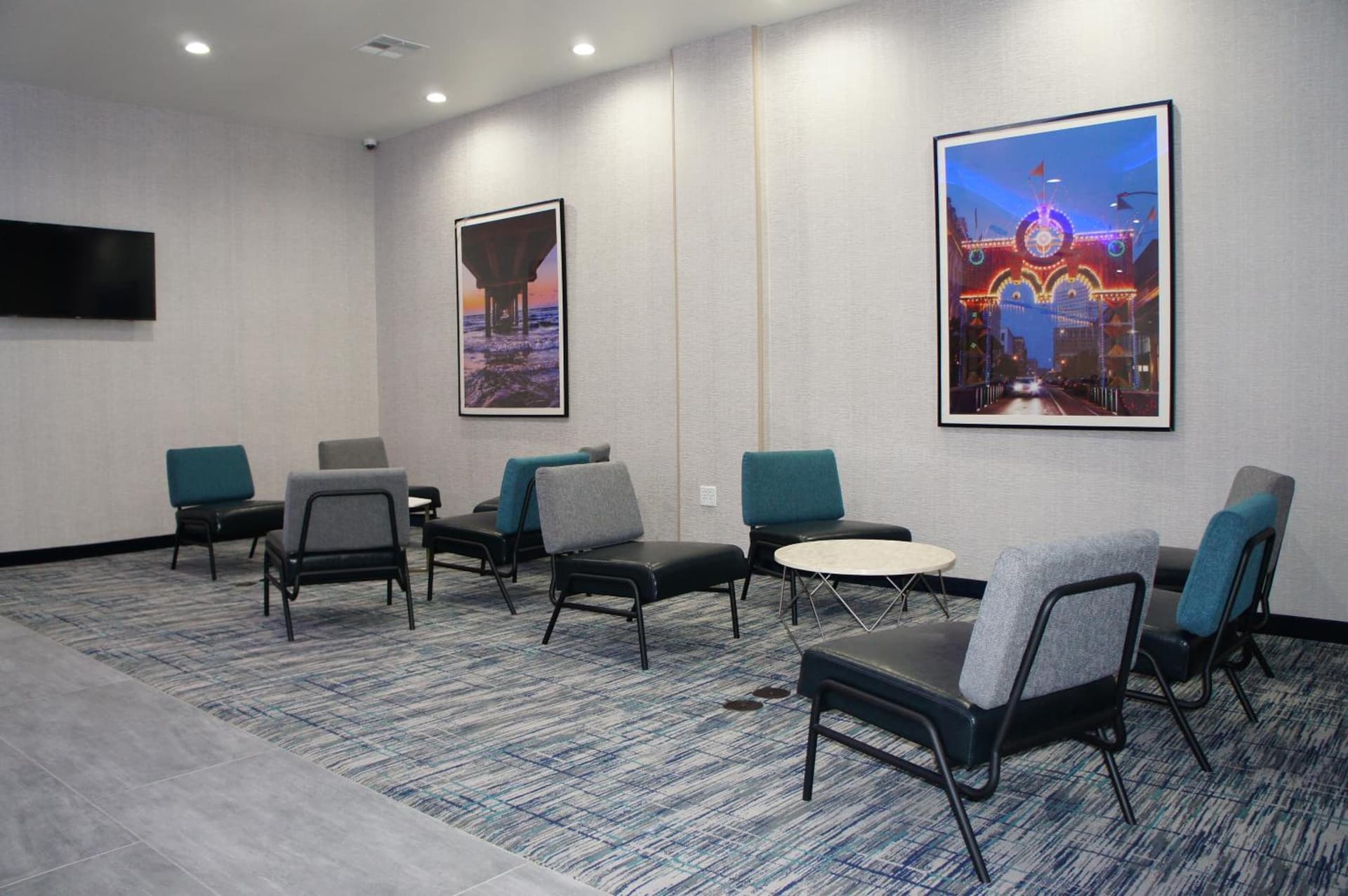 La Quinta Inn & Suites by Wyndham Galveston West Seawall gallery photo in Galveston, TX — image 9