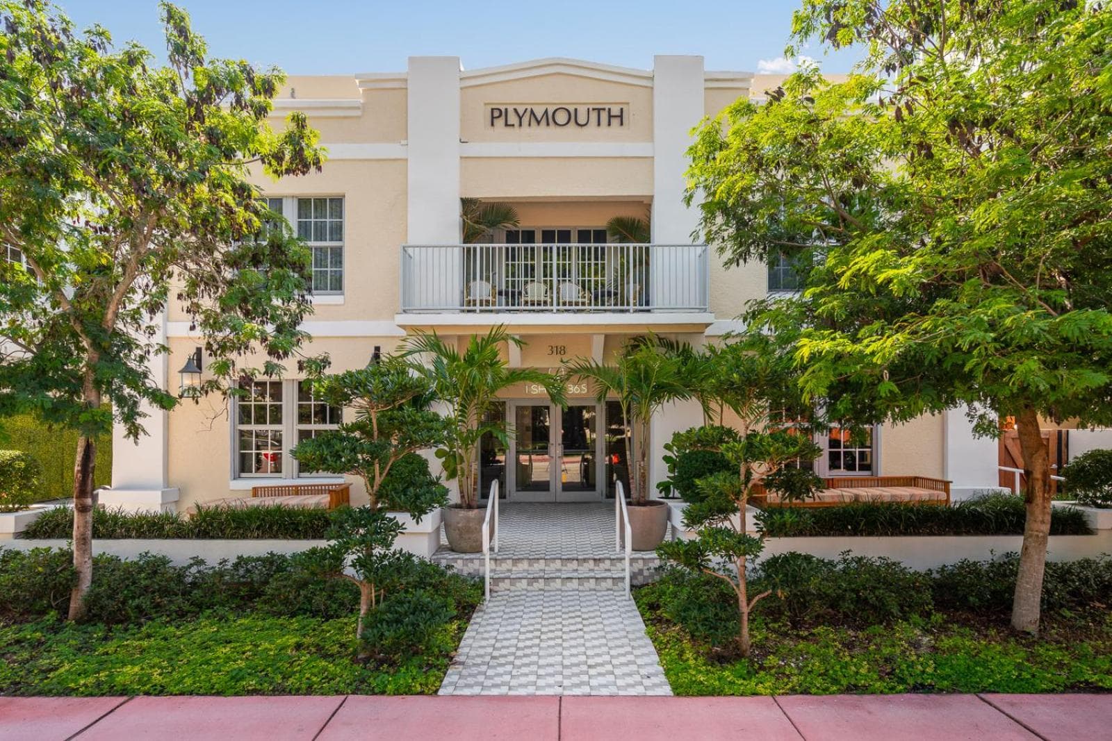 The Plymouth South Beach featured exterior or lobby in Miami Beach, FL — similar hotel