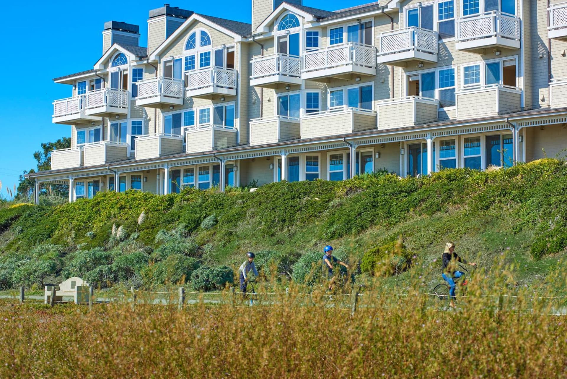 Beach House Half Moon Bay featured exterior or lobby in Half Moon Bay, CA — similar hotel