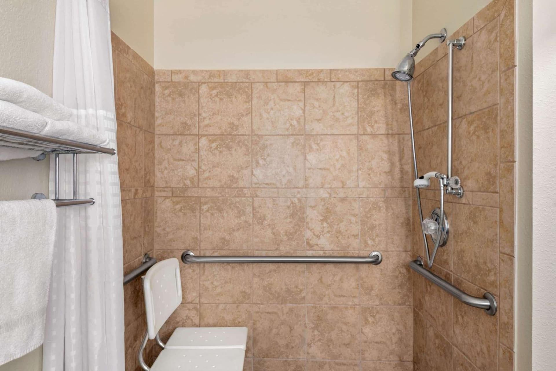 Best Western Plus Paper Valley Hotel gallery photo in Appleton, WI — image 27