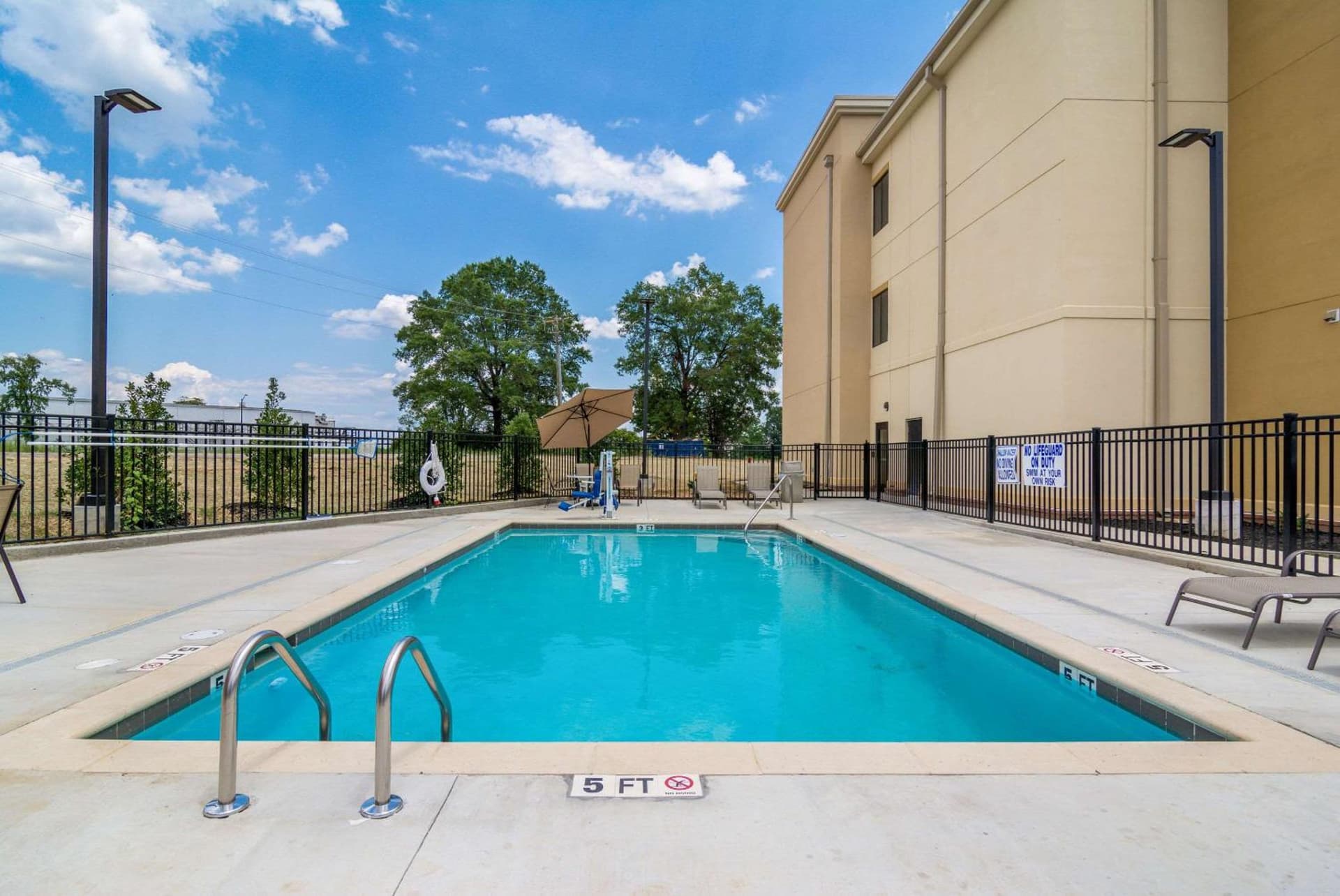 Comfort Inn & Suites Rock Hill Northeast gallery photo in Rock Hill, SC — image 23