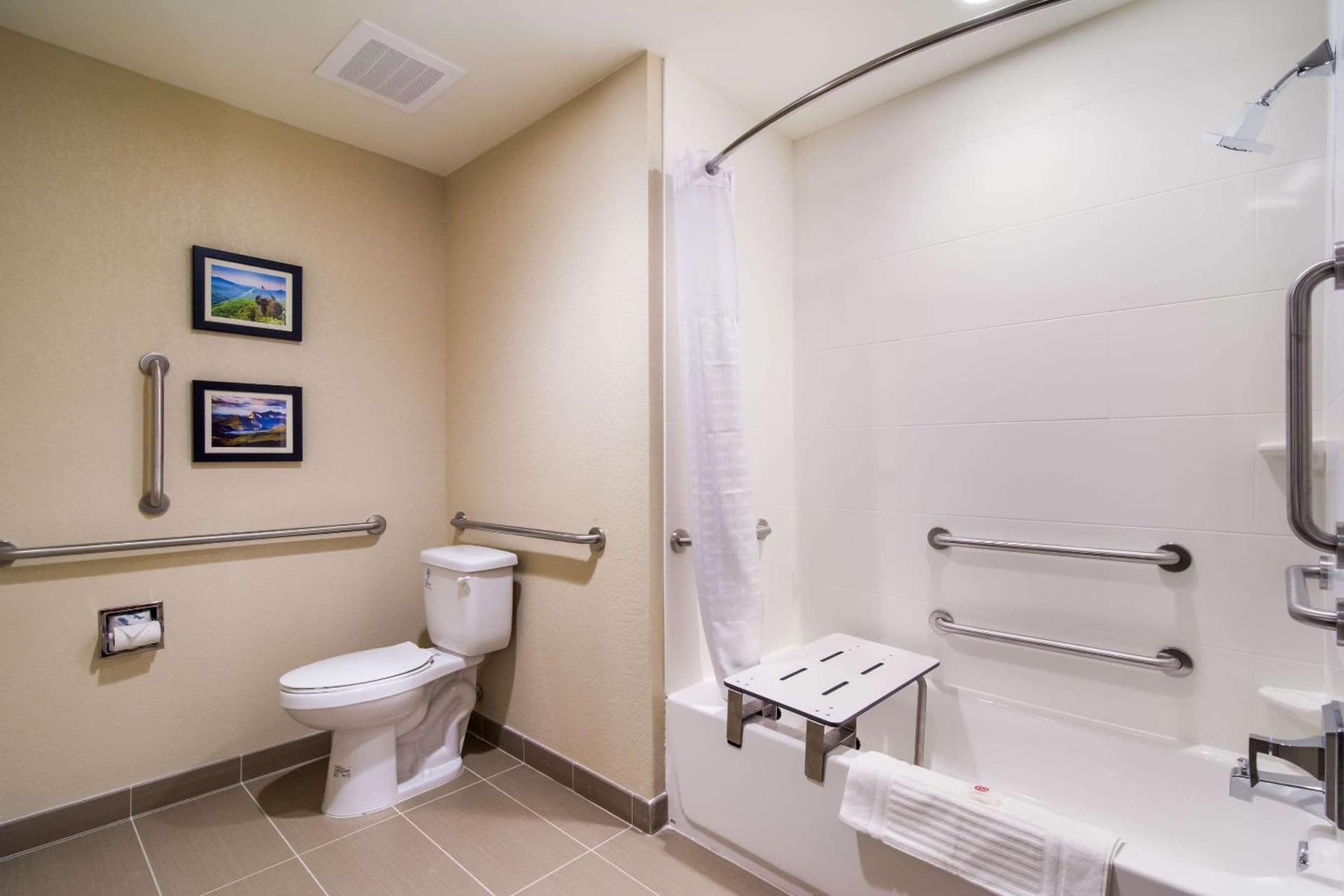 Comfort Inn & Suites Rock Hill Northeast gallery photo in Rock Hill, SC — image 40