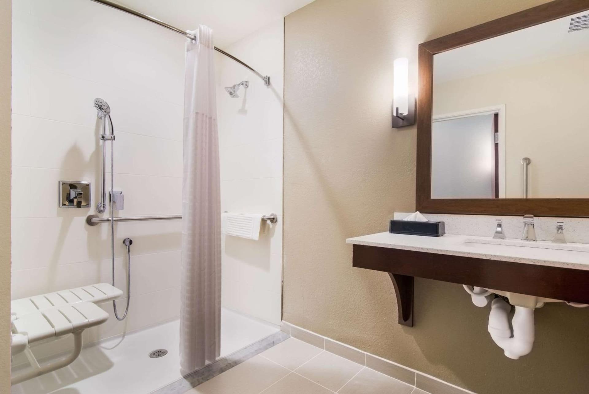 Comfort Inn & Suites Rock Hill Northeast gallery photo in Rock Hill, SC — image 32
