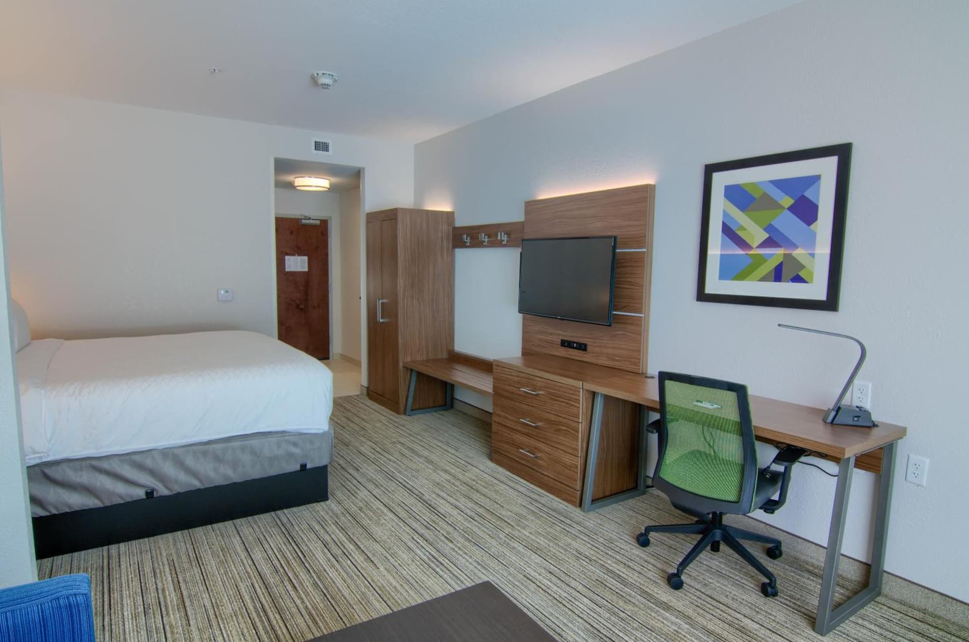 Holiday Inn Express & Suites Mobile - University Area by IHG interior in Mobile, AL — gallery photo 2