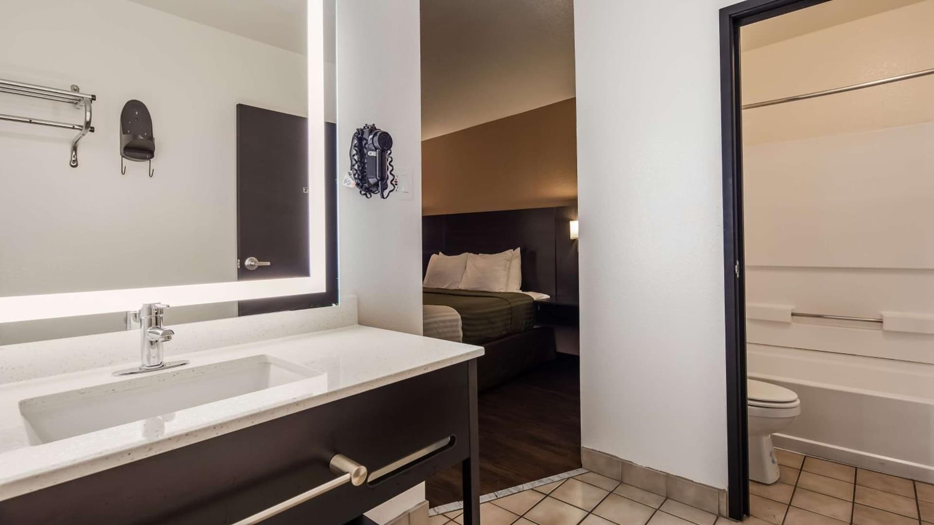 SureStay Hotel by Best Western Phoenix Airport gallery photo in Phoenix, AZ — image 33