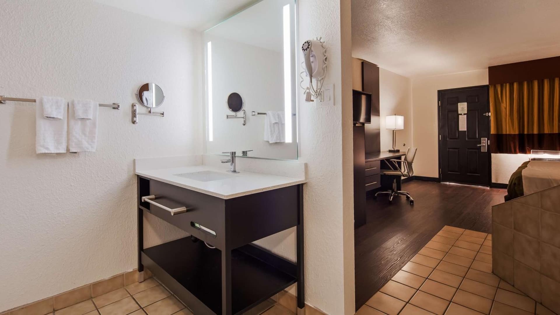 SureStay Hotel by Best Western Phoenix Airport gallery photo in Phoenix, AZ — image 6