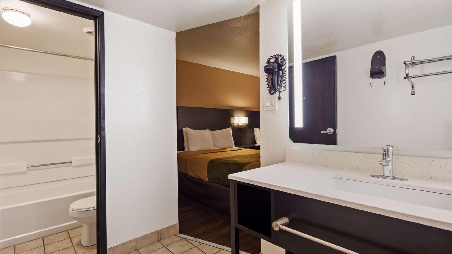 SureStay Hotel by Best Western Phoenix Airport gallery photo in Phoenix, AZ — image 39
