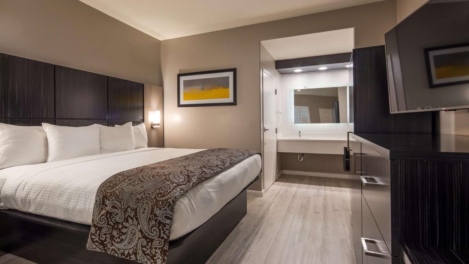 SureStay Plus by Best Western Santa Clara Silicon Valley interior in Santa Clara, CA — gallery photo 2
