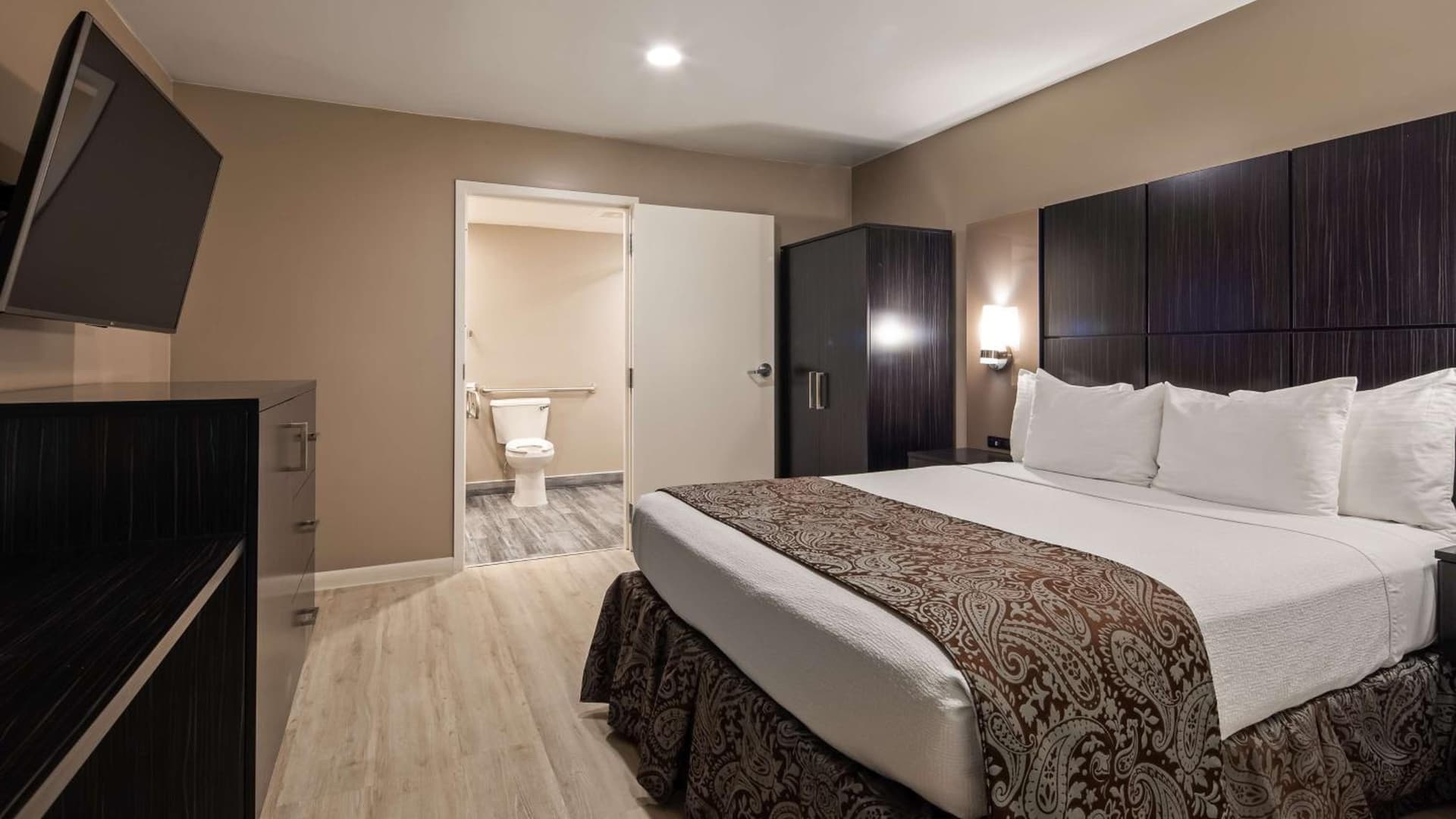 SureStay Plus by Best Western Santa Clara Silicon Valley gallery photo in Santa Clara, CA — image 24