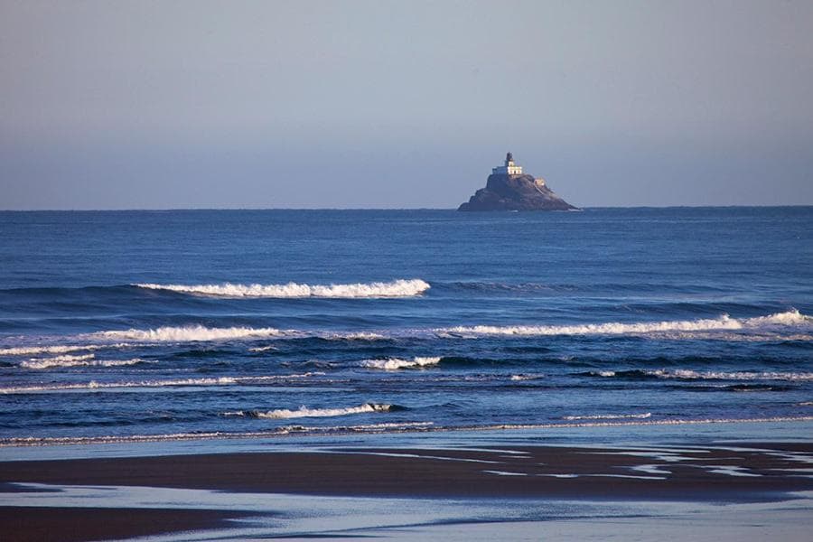 Lighthouse Inn property views in Cannon Beach, OR — gallery photo 3