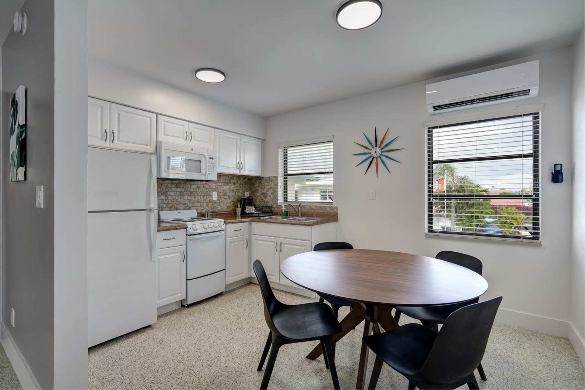 Ocean Villas of Deerfield property views in Deerfield Beach, FL — gallery photo 3