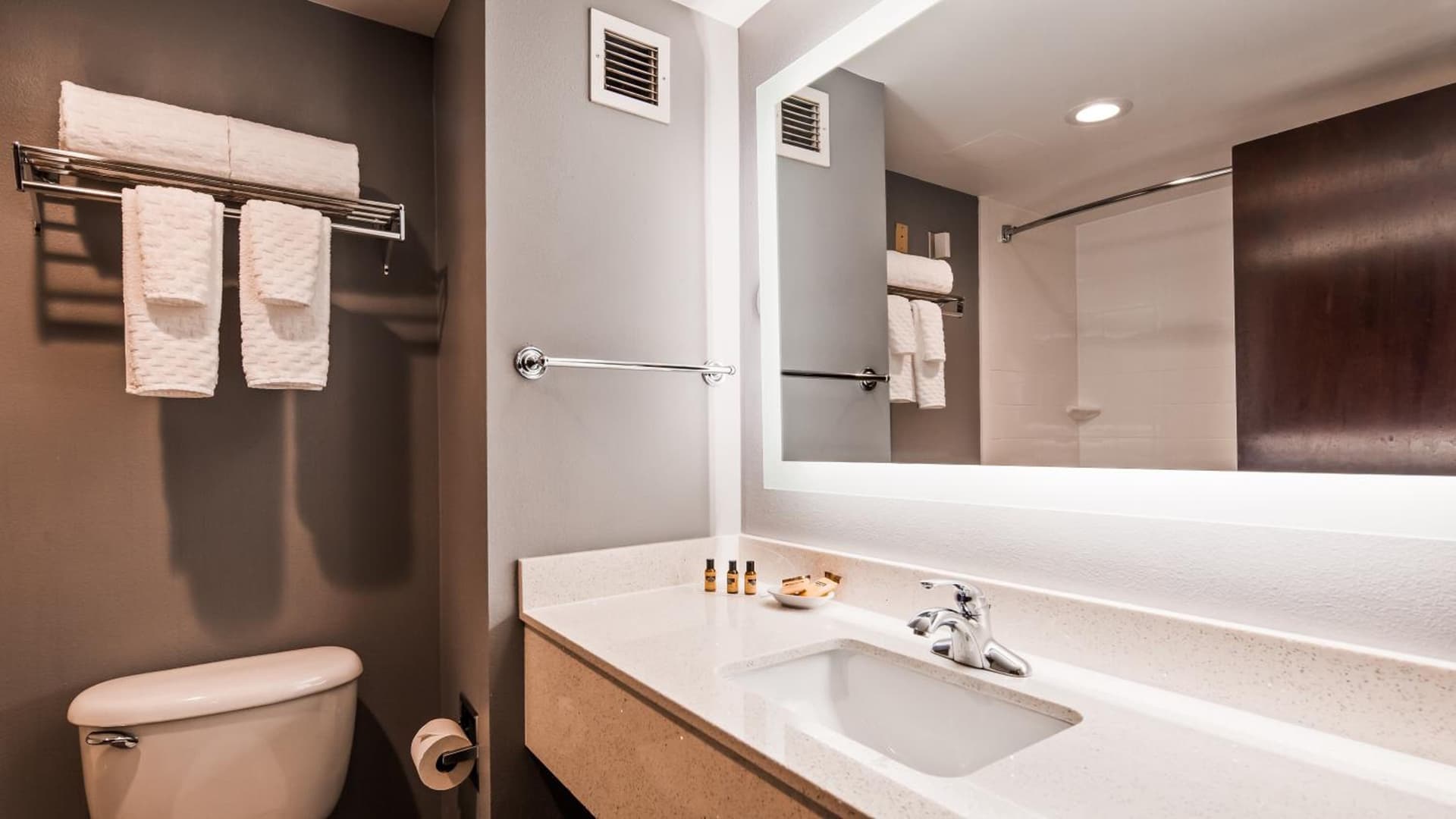 Best Western Plus Fairfield Hotel gallery photo in Fairfield, CT — image 25