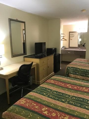 WESTERN MOTEL interior in Brinson Crossing, GA — gallery photo 2
