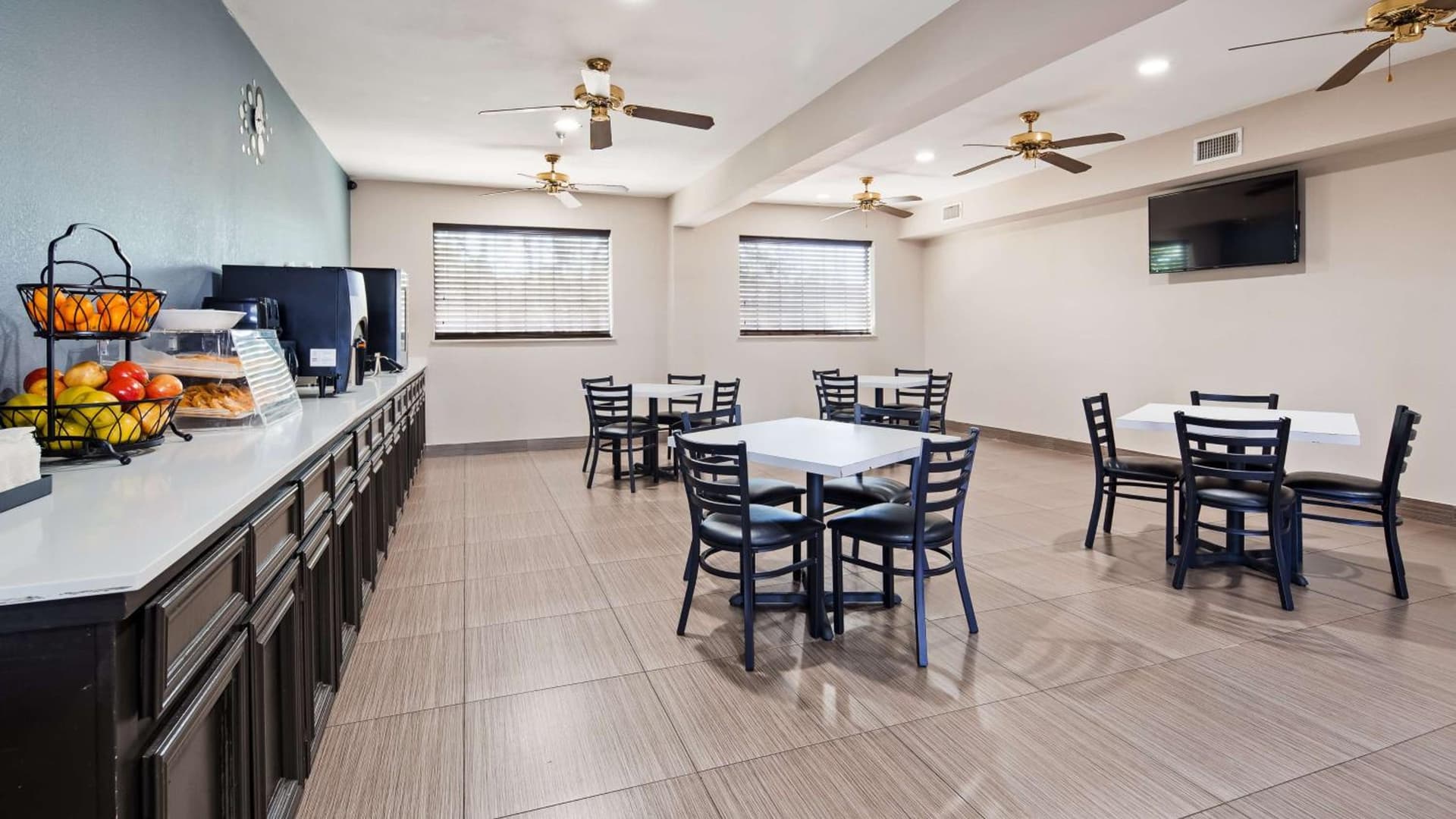 SureStay Hotel by Best Western Brownsville gallery photo in Brownsville, TX — image 18